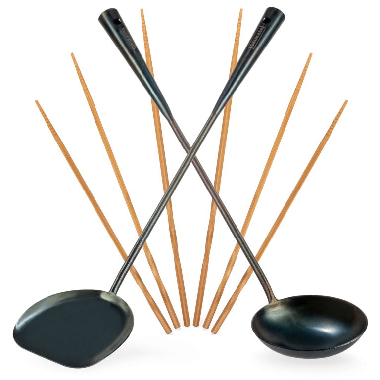 Yosukata Wok-Utensilien-Set: Wokspatel und Schöpfkelle aus vorbereitetem Karbonstahl und Bambus-Essstäbchen mit 43 cm Länge